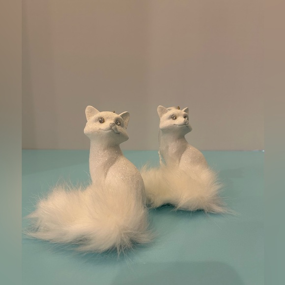 NEW Z Gallerie White Fox Glittery Christmas Figurine (Set of 2) - Picture 2 of 5